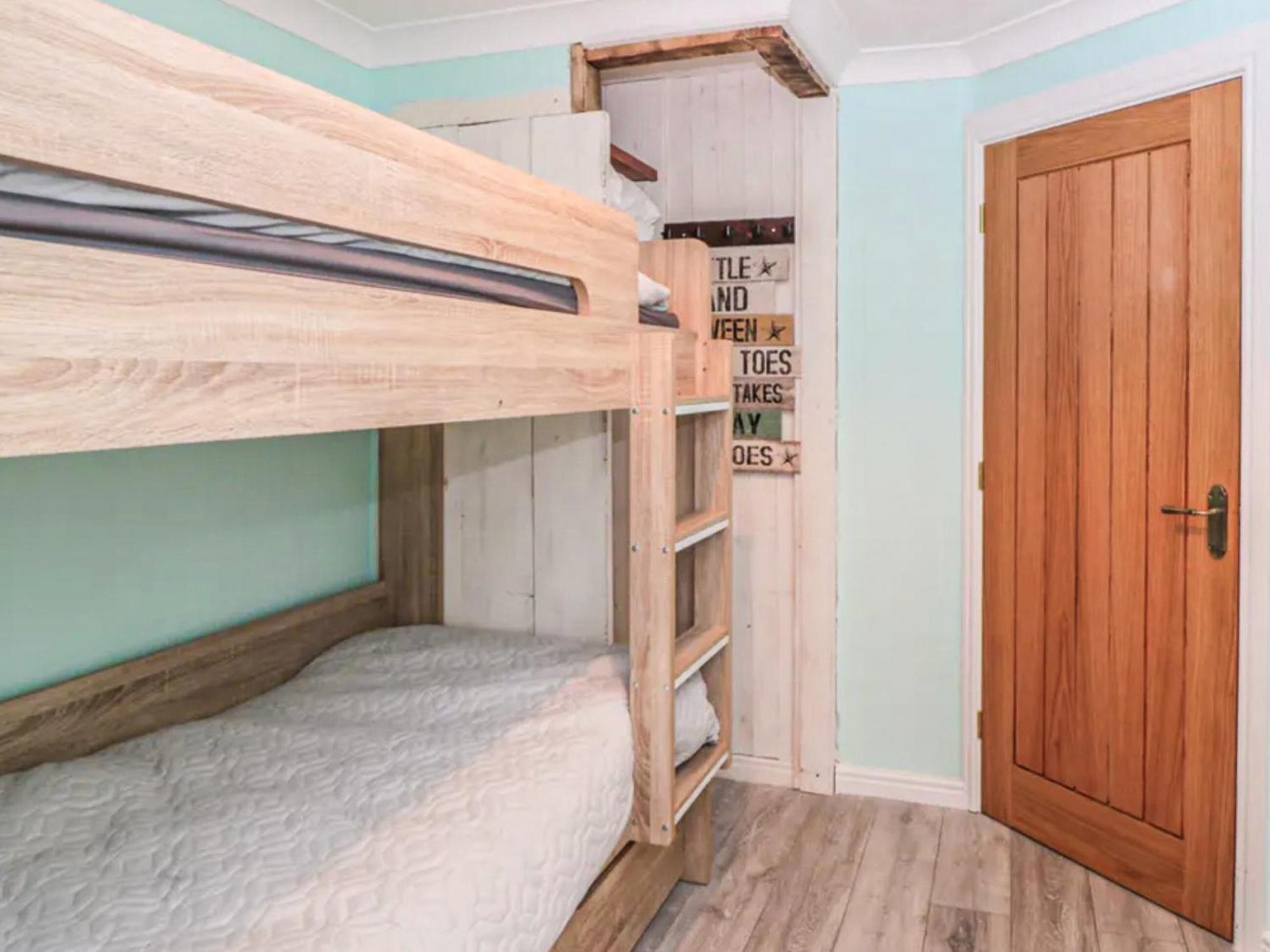 Whitby Sands Ngoại thất bức ảnh